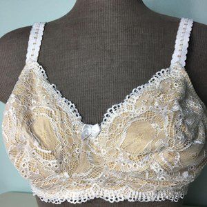 Classique #779 Mastectomy Bra 42A Beige White Lace